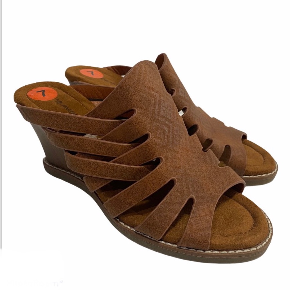 Bearpaw Sherri Wedge Strap Sandals